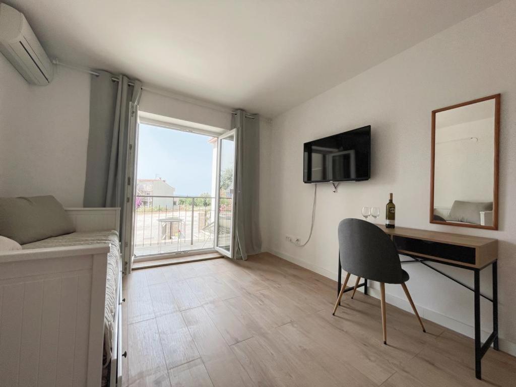 Caramel Comforts With Sea View In Stinjan Only 300 Meters From The Beach Pula Extérieur photo