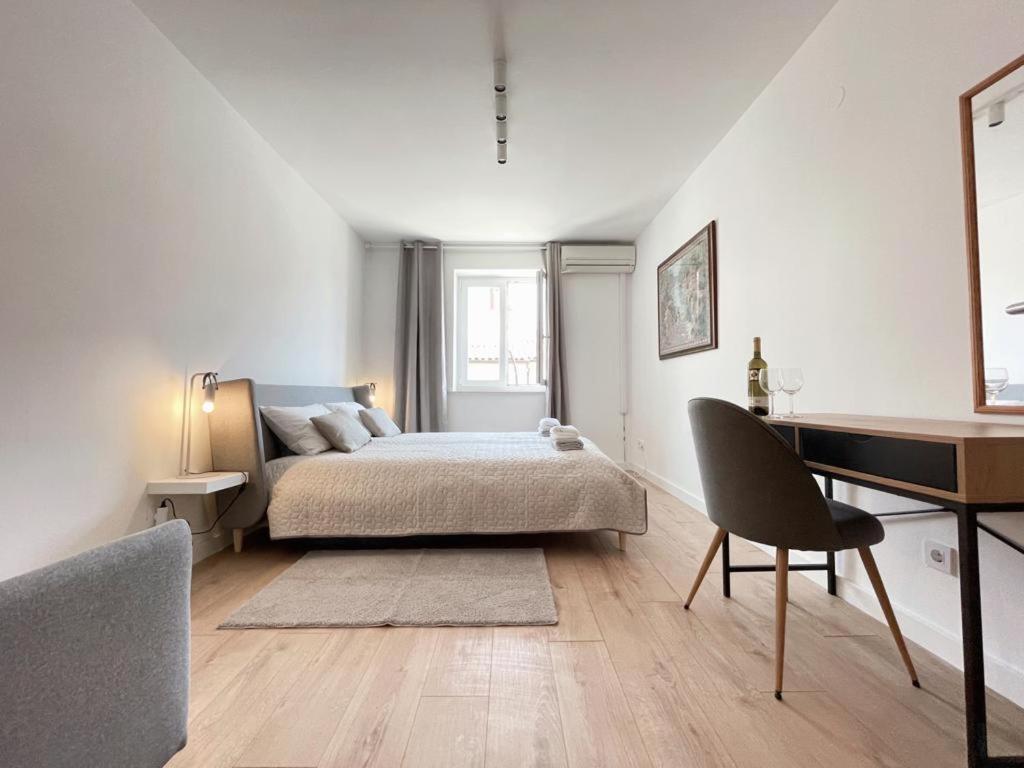 Caramel Comforts With Sea View In Stinjan Only 300 Meters From The Beach Pula Extérieur photo
