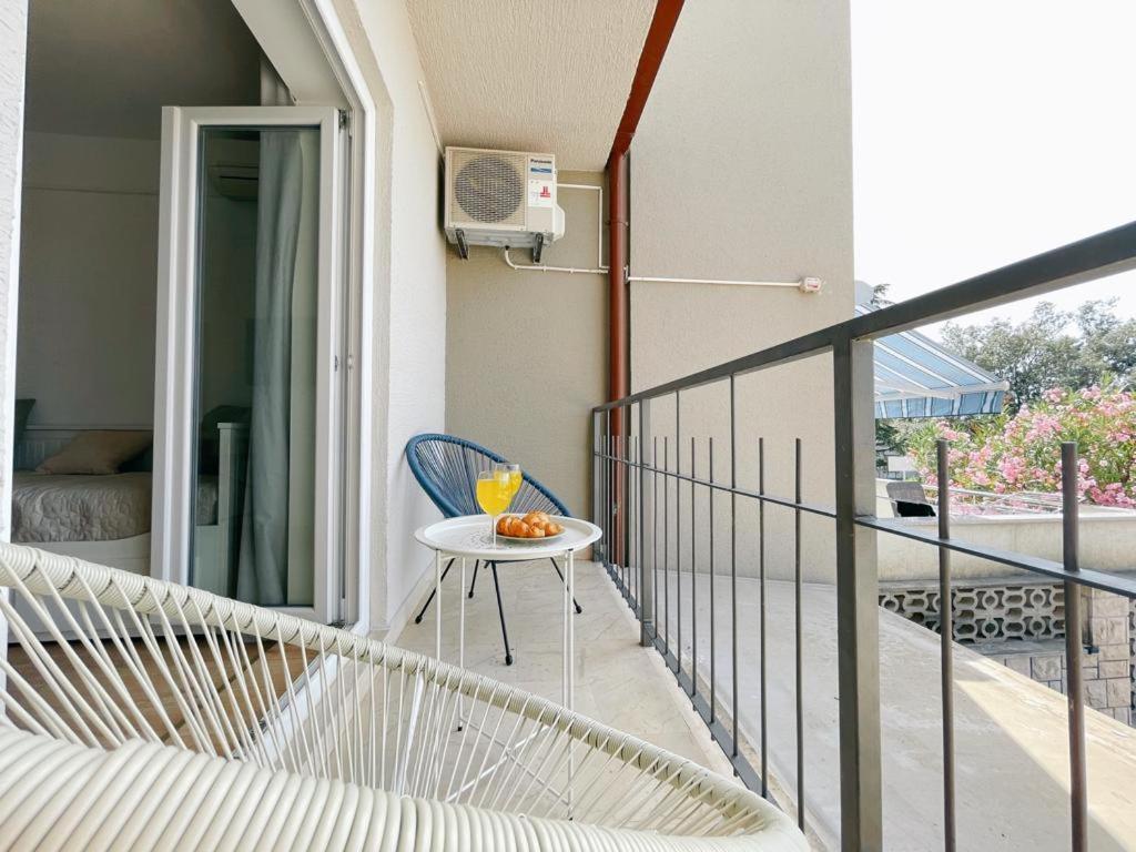 Caramel Comforts With Sea View In Stinjan Only 300 Meters From The Beach Pula Extérieur photo