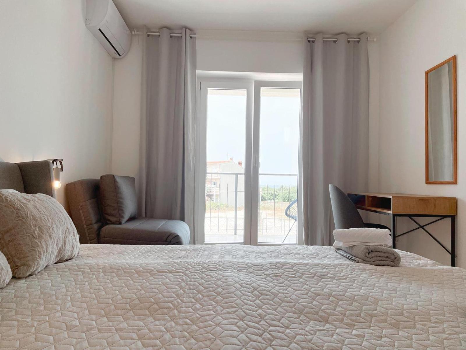 Caramel Comforts With Sea View In Stinjan Only 300 Meters From The Beach Pula Extérieur photo