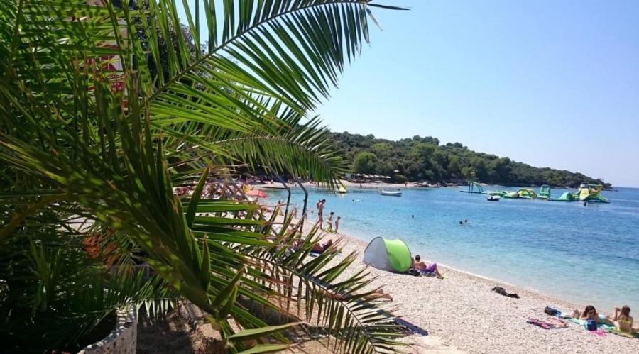 Caramel Comforts With Sea View In Stinjan Only 300 Meters From The Beach Pula Extérieur photo